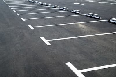Is A Lack Of Parking Lot Cleaning Hurting Your Business